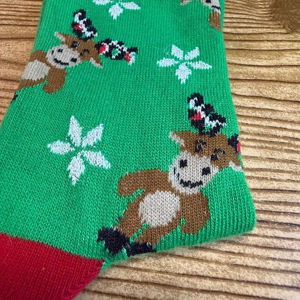New Maker's Holiday Moose Red And Green Adult Christmas Socks Great Gift